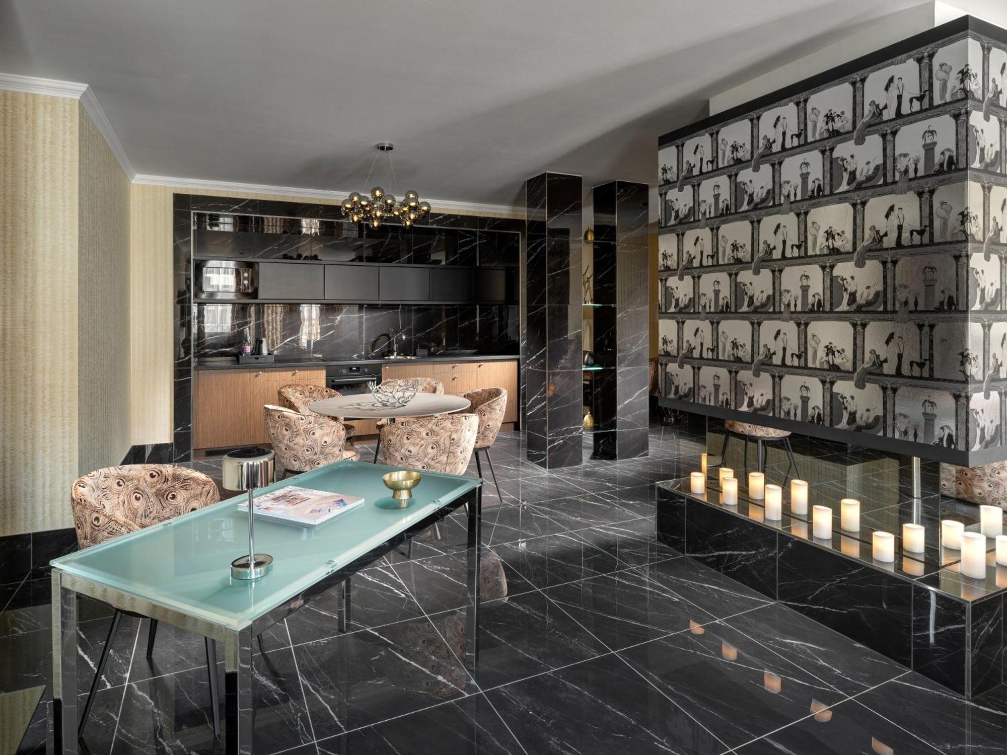 Mamaison Chain Bridge Hotel 4*
